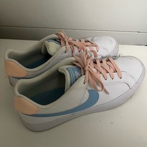 Womens Nike Low Top Blazer